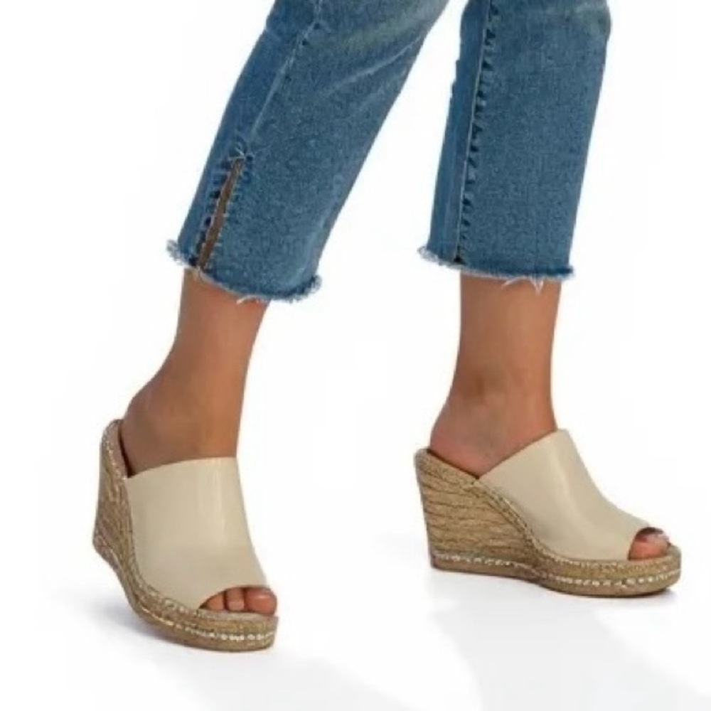 NWT Karl Lagerfeld Cream Wedge Shoes with box